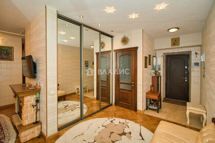 Купить двухкомнатную квартиру с высокими потолками на улице Новгородский проспект в Шушарах - изображение 5