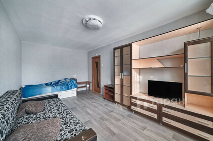 Купить однокомнатную квартиру с ремонтом в районе Калининский в Санкт-Петербурге и ЛО - изображение 41