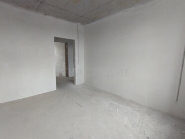 Купить квартиру с балконом и без отделки или требует ремонта в Петергофе - изображение 38