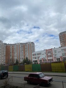 Купить трехкомнатную квартиру в кирпично-монолитном доме в Санкт-Петербурге - изображение 43