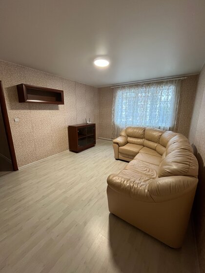 80 м², 3-комнатная квартира 4 000 ₽ в сутки - изображение 1