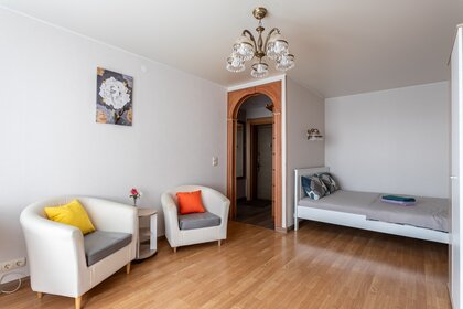 15 м², квартира-студия 2 400 ₽ в сутки - изображение 34