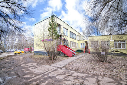Купить двухкомнатную квартиру рядом с детским садом на улице Пятницкое шоссе в Москве - изображение 28