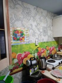 Купить квартиру без отделки или требует ремонта на улице Николая Зелинского в Тюмени - изображение 20