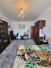 Купить трехкомнатную квартиру с дизайнерским ремонтом в районе Московский в Санкт-Петербурге и ЛО - изображение 33