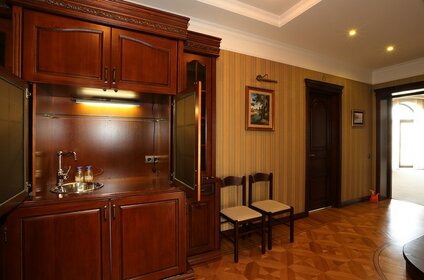 Купить трехкомнатную квартиру с раздельным санузлом и в новостройке в Астрахани - изображение 15