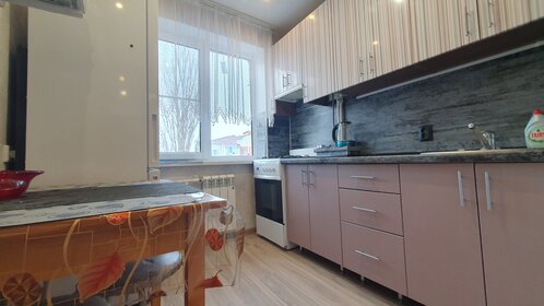 Купить комнату в квартире с балконом в Сестрорецке - изображение 31