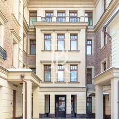 Квартира 240 м², 5-комнатная - изображение 1