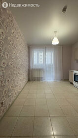 Купить трехкомнатную квартиру в пятиэтажных домах в округе Октябрьский в Омске - изображение 1