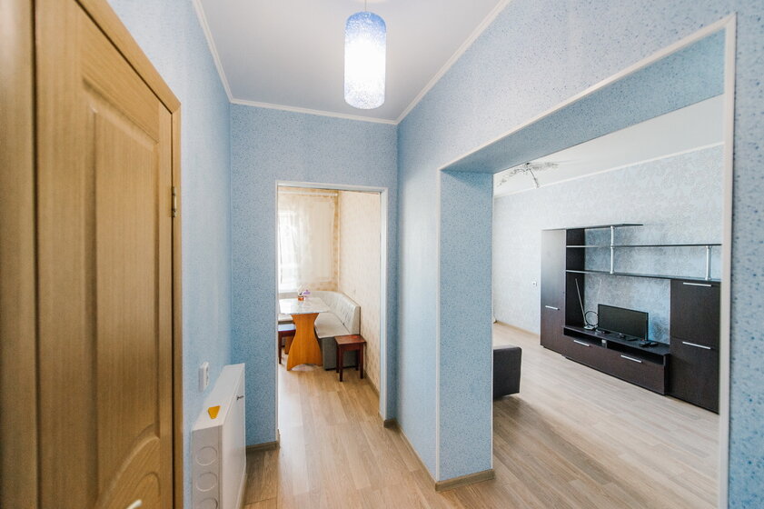 60 м², 2-комнатная квартира 4 290 ₽ в сутки - изображение 80