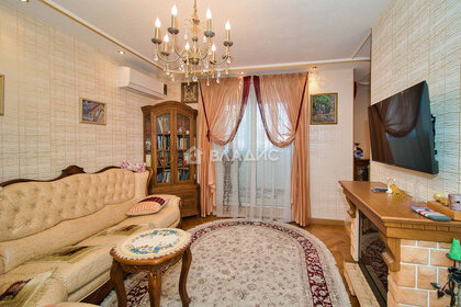 Купить двухкомнатную квартиру с высокими потолками на улице Новгородский проспект в Шушарах - изображение 3