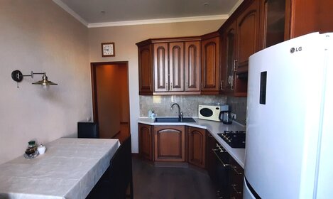65 м², 2-комнатная квартира 5 500 ₽ в сутки - изображение 90