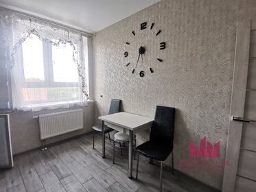 Купить двухкомнатную квартиру с дизайнерским ремонтом в Москве - изображение 40