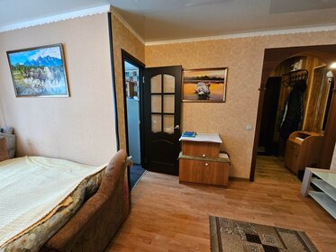 Купить трехкомнатную квартиру с современным ремонтом в Петергофе - изображение 39