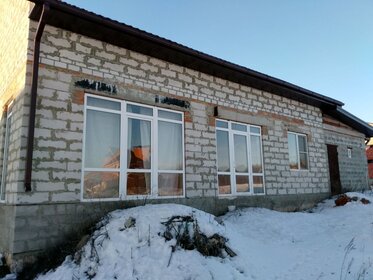 Купить трехкомнатную квартиру с панорамными окнами в Москве - изображение 42