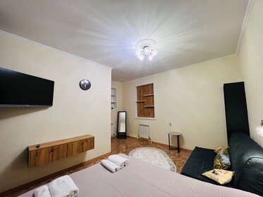 45 м², квартира-студия 5 500 ₽ в сутки - изображение 35