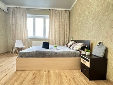 49 м², 1-комнатная квартира 2 700 ₽ в сутки - изображение 2