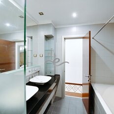 Квартира 297 м², 8-комнатная - изображение 1
