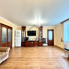 дом + 7,4 сотки, участок - изображение 1