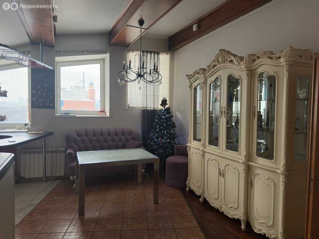 4-комнатная квартира: Нижний Новгород, улица Белинского, 62 (217 м²)