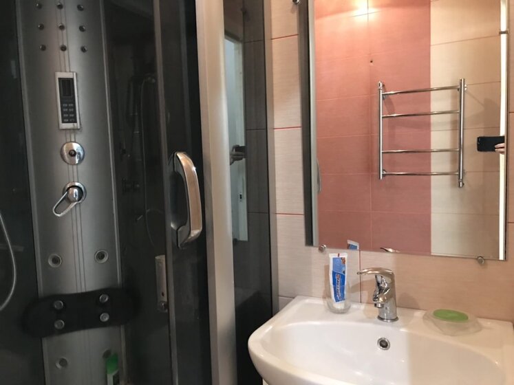 45 м², 1-комнатная квартира 2 100 ₽ в сутки - изображение 66