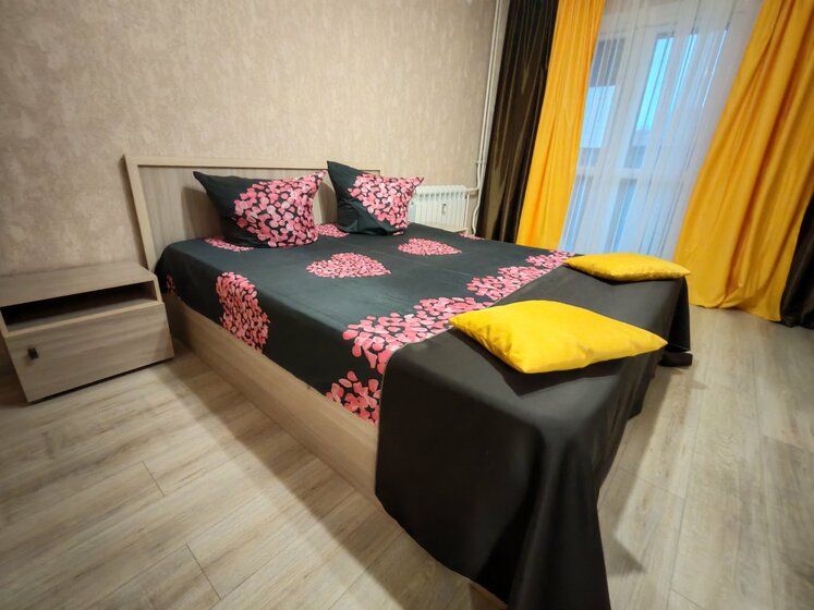 39 м², 1-комнатная квартира 1 900 ₽ в сутки - изображение 1
