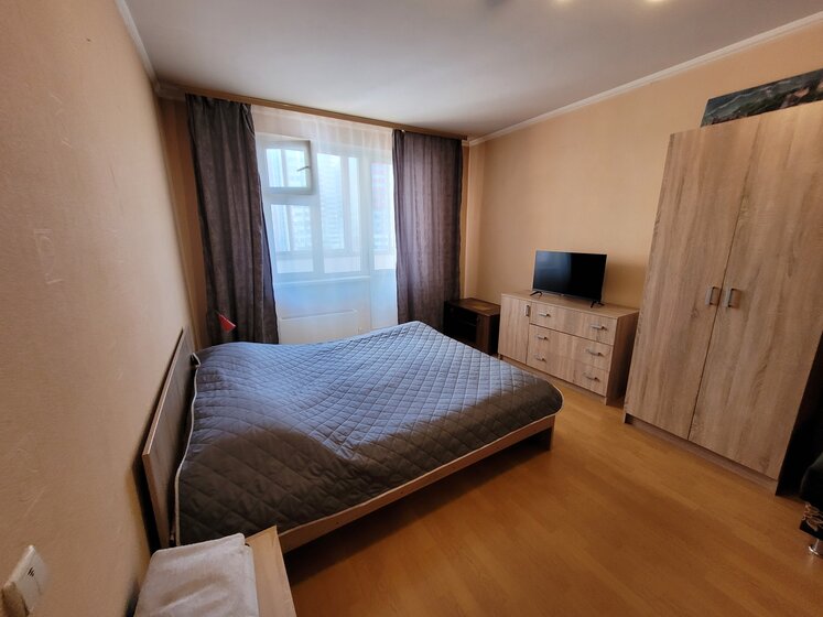 65 м², 1-комнатная квартира 3 500 ₽ в сутки - изображение 72