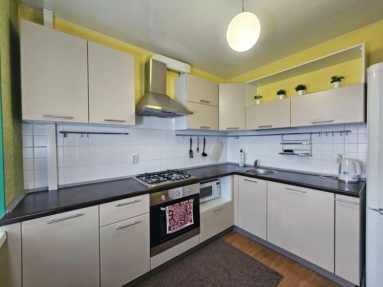 35 м², 1-комнатная квартира 2 200 ₽ в сутки - изображение 57