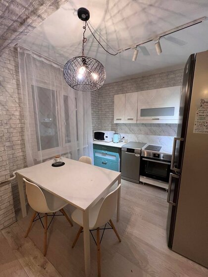 45 м², 2-комнатная квартира 2 800 ₽ в сутки - изображение 59