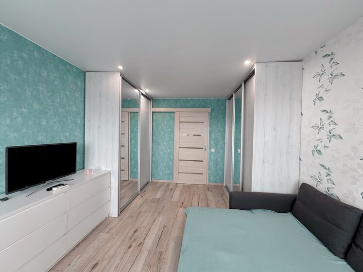 51,1 м², 2-комнатная квартира 2 400 ₽ в сутки - изображение 43