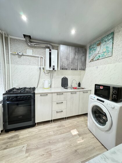 56 м², 2-комнатная квартира 3 800 ₽ в сутки - изображение 40