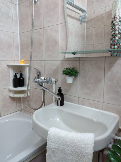31 м², 1-комнатная квартира 1 700 ₽ в сутки - изображение 32