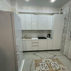 Квартира 42 м², 1-комнатная - изображение 1