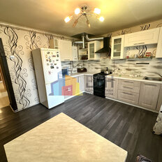 часть дома + 6,5 сотки, участок - изображение 1