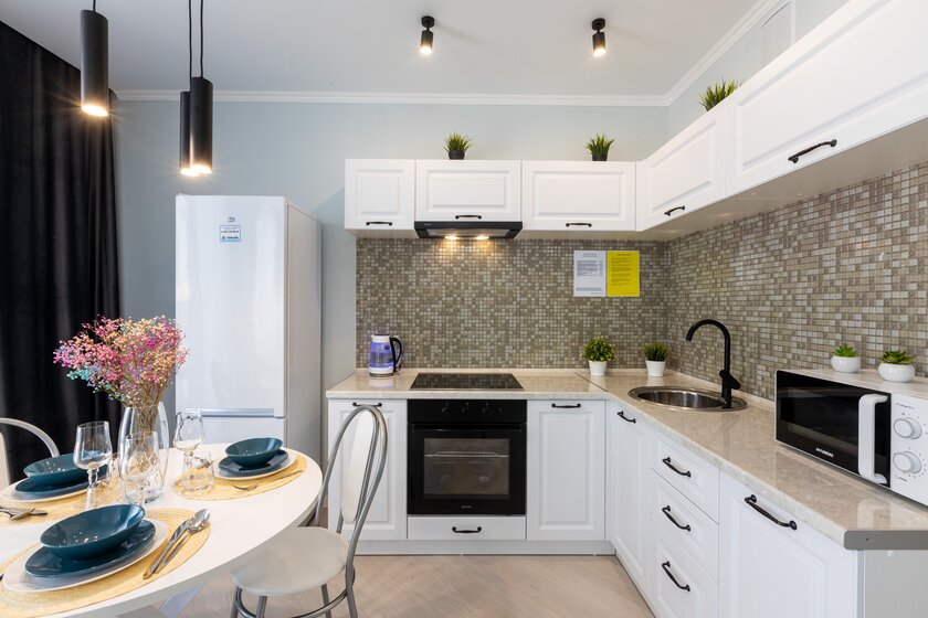39 м², квартира-студия 2 700 ₽ в сутки - изображение 1