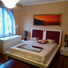 дом + 4,4 сотки, участок - изображение 1