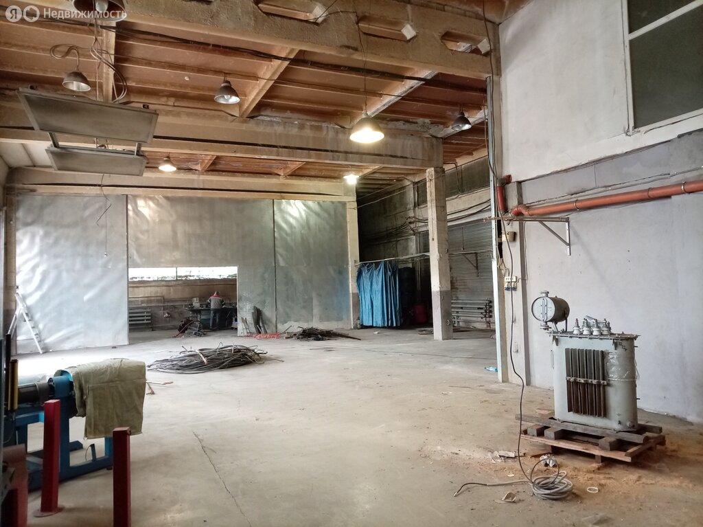 Склад (747 м²)