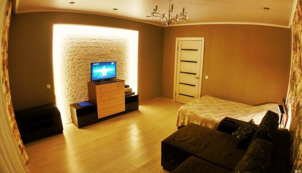 42 м², 1-комнатная квартира 2 000 ₽ в сутки - изображение 13