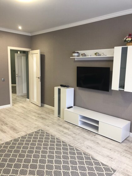 72 м², 2-комнатная квартира 5 000 ₽ в сутки - изображение 1