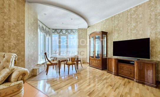 «Сталинка, я выбираю тебя!». Почему люди хотят жить в домах 30–50-х годов постройки