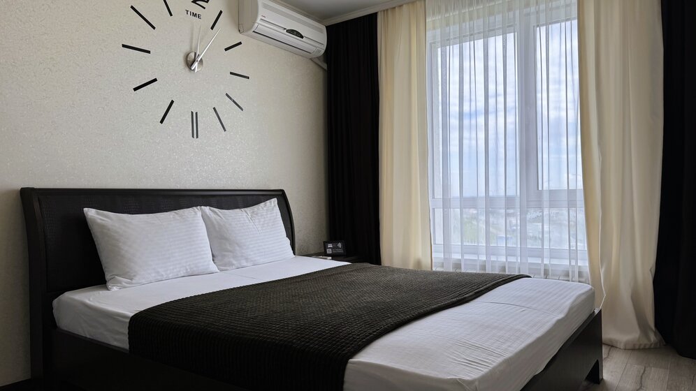 45 м², 1-комнатная квартира 2 300 ₽ в сутки - изображение 57