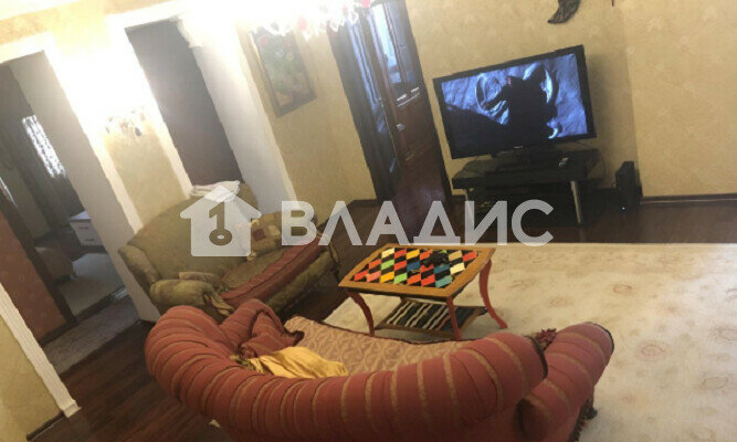 180 м², 6-комнатная квартира 80 000 ₽ в месяц - изображение 39