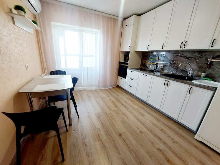 54 м², 2-комнатная квартира 2 490 ₽ в сутки - изображение 53