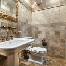 Квартира 220 м², 5-комнатная - изображение 1