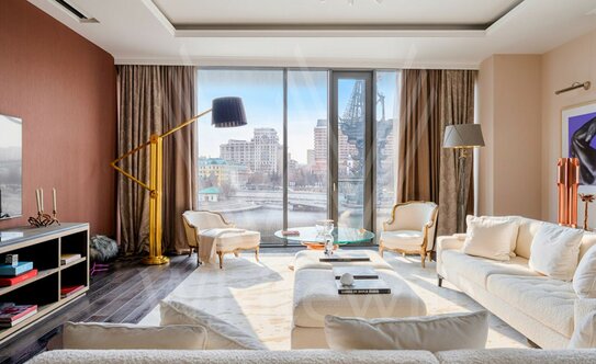 элитная квартира в современном доме с панорамными окнами