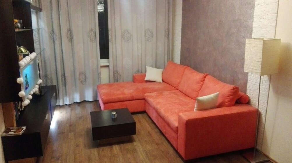 38 м², 1-комнатная квартира 2 700 ₽ в сутки - изображение 7