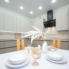 Квартира 100 м², 3-комнатная - изображение 1