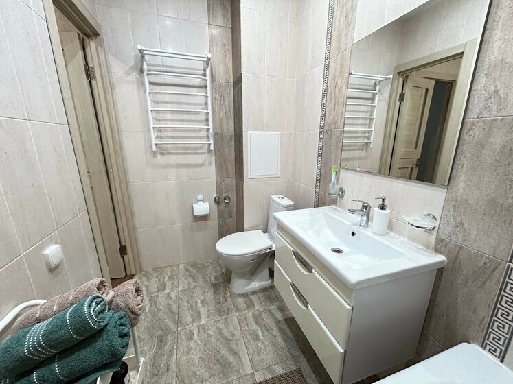 45 м², 1-комнатная квартира 2 500 ₽ в сутки - изображение 55