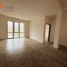 дом + 10,5 сотки, участок - изображение 1