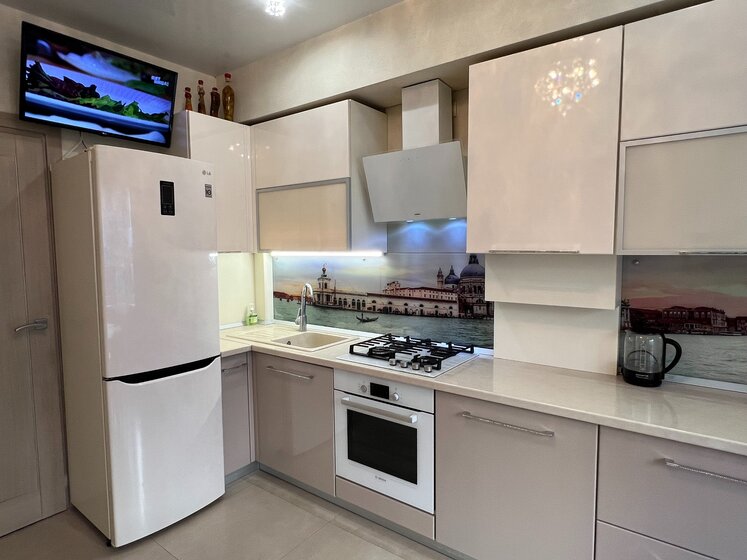 72 м², 2-комнатная квартира 5 000 ₽ в сутки - изображение 73